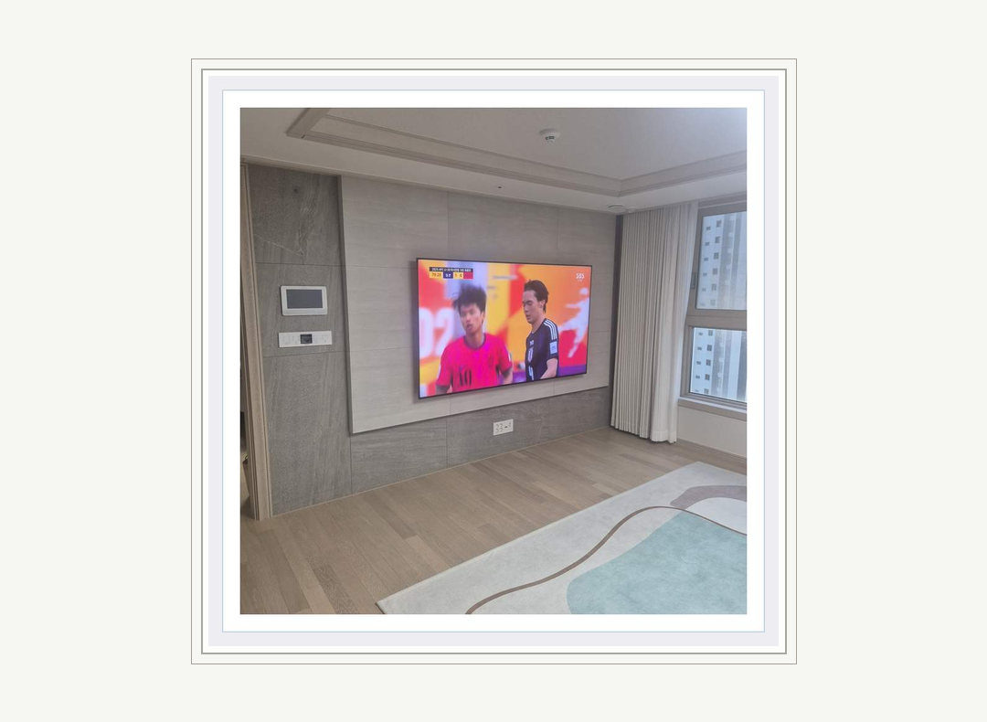 동작구 · 관악구 벽걸이TV 설치 참고 사진 2 · 기존 타공 자국 처리 안내