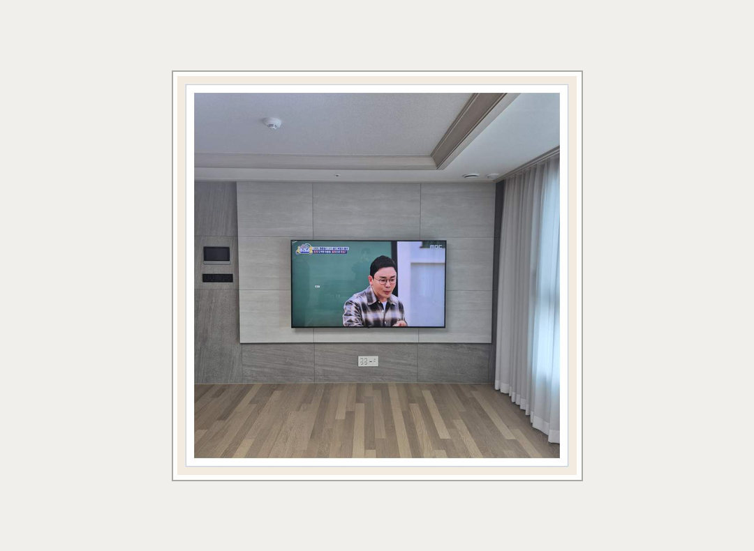 동탄구 · 오산시 벽걸이TV 설치 참고 사진 1 · 브라켓 나사 규격 검수 안내