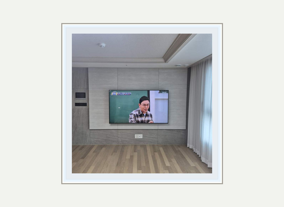안산시 · 상록구 벽걸이TV 설치 참고 사진 1 · 벽지 손상 최소화 안내