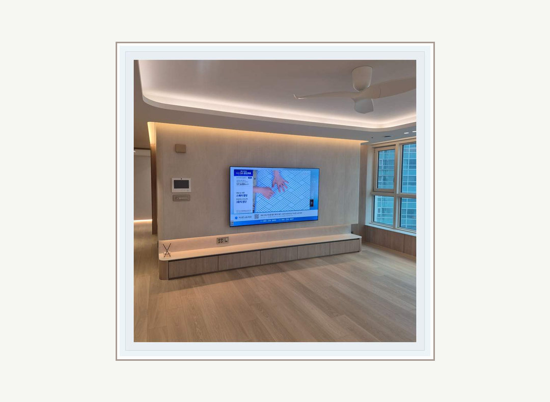 안산시 · 상록구 벽걸이TV 설치 참고 사진 3 · 벽지 손상 최소화 안내